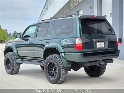 2001 Toyota 4Runner SR5   - Photo 6 - Portland, OR 97211
