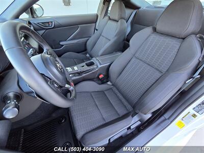 2024 Toyota GR86   - Photo 12 - Portland, OR 97211