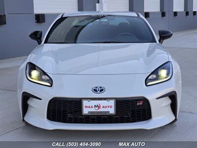 2024 Toyota GR86   - Photo 3 - Portland, OR 97211