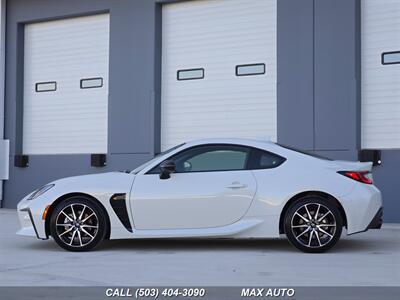2024 Toyota GR86   - Photo 5 - Portland, OR 97211