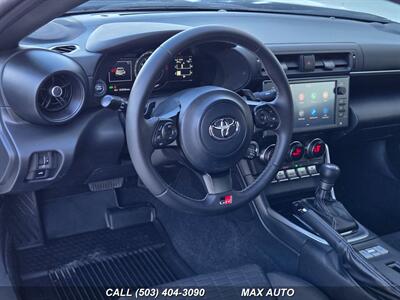 2024 Toyota GR86   - Photo 14 - Portland, OR 97211