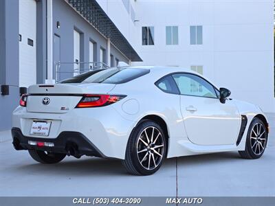 2024 Toyota GR86   - Photo 8 - Portland, OR 97211