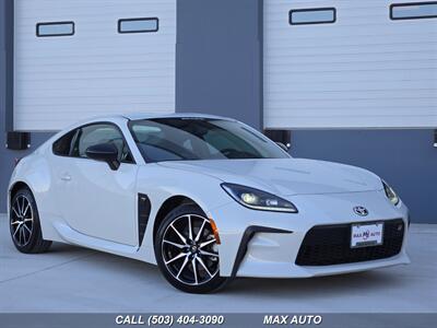 2024 Toyota GR86   - Photo 1 - Portland, OR 97211