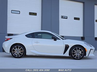 2024 Toyota GR86   - Photo 9 - Portland, OR 97211