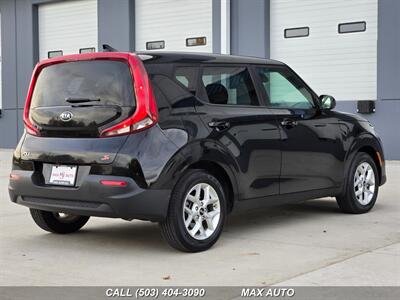 2021 Kia Soul S   - Photo 8 - Portland, OR 97211