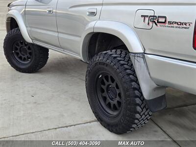 2001 Toyota 4Runner SR5   - Photo 32 - Portland, OR 97211