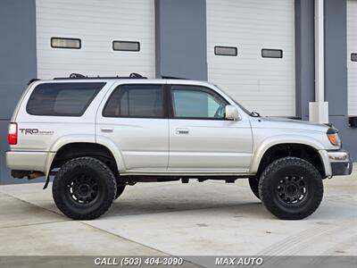 2001 Toyota 4Runner SR5   - Photo 9 - Portland, OR 97211