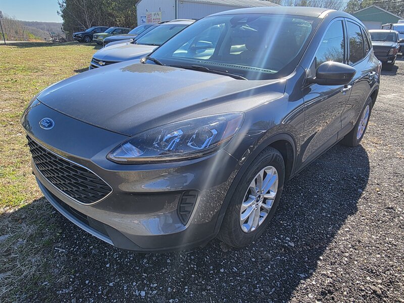 2021 Ford Escape Hybrid SE  