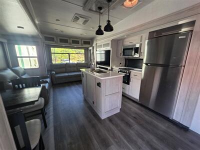 2022 Forest River East to West Tandara 320RL - Photo 3 - Waverly, TN 37185
