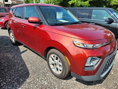 2022 Kia Soul LX   - Photo 2 - Waverly, TN 37185