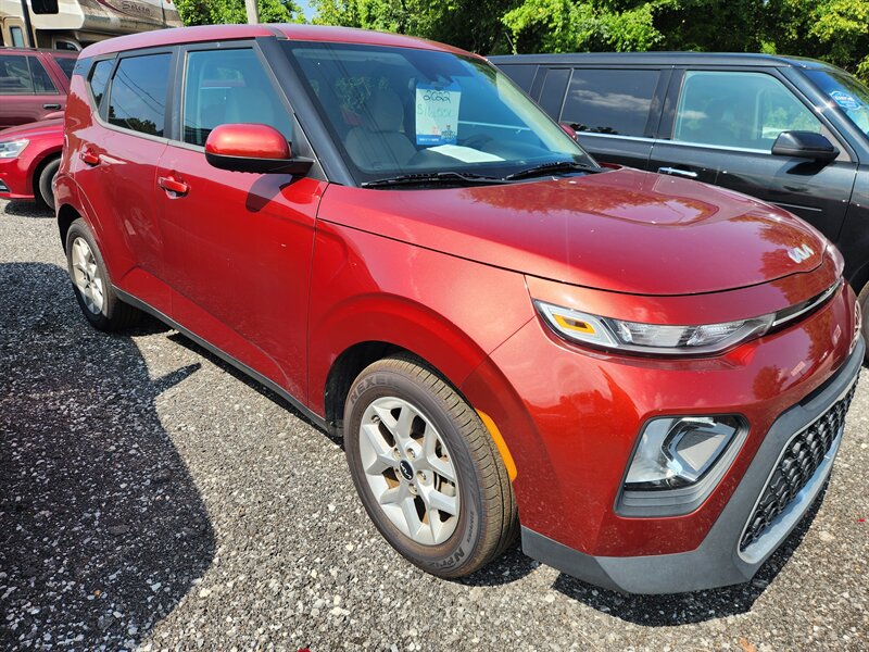 2022 Kia Soul LX  