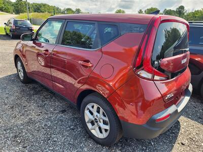2022 Kia Soul LX   - Photo 4 - Waverly, TN 37185
