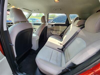2022 Kia Soul LX   - Photo 6 - Waverly, TN 37185
