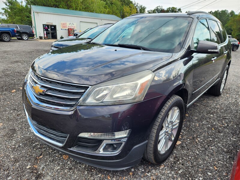 2015 Chevrolet Traverse LT - Photo 1 - Waverly, TN 37185
