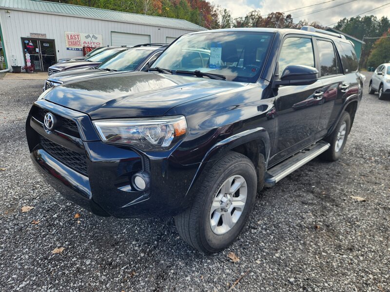 2017 Toyota 4Runner SR5   - Photo 1 - Waverly, TN 37185