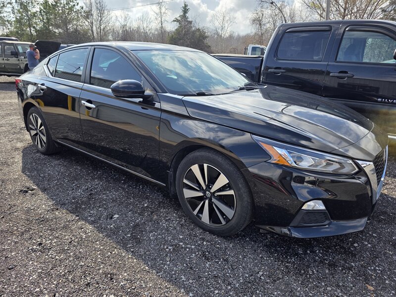 2021 Nissan Altima 2.5 SV  