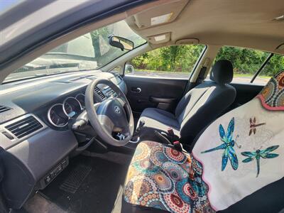 2011 Nissan Versa 1.8 S   - Photo 5 - Waverly, TN 37185