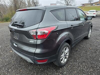 2017 Ford Escape SE - Photo 3 - Waverly, TN 37185