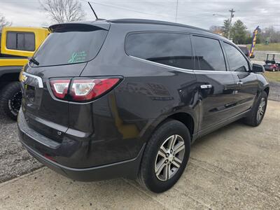 2017 Chevrolet Traverse LT   - Photo 2 - Waverly, TN 37185