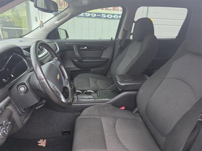 2017 Chevrolet Traverse LT   - Photo 4 - Waverly, TN 37185