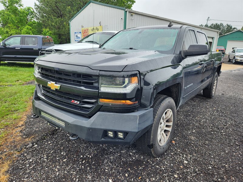 2018 Chevrolet Silverado 1500 LT Z71 - Photo 1 - Waverly, TN 37185