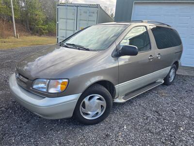 1999 Toyota Sienna LE   - Photo 1 - Waverly, TN 37185