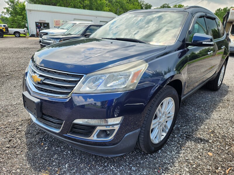 2015 Chevrolet Traverse LT - Photo 1 - Waverly, TN 37185