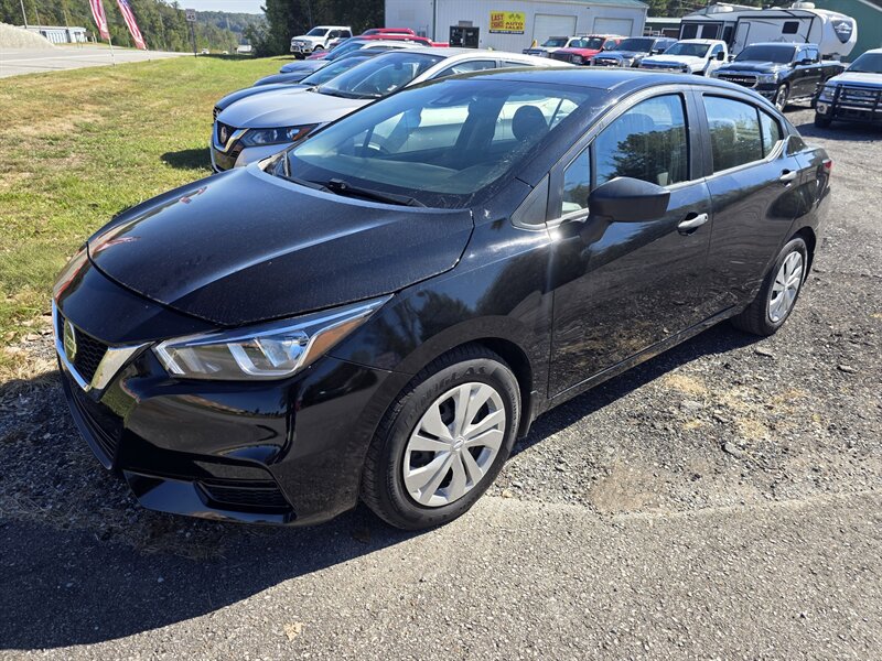 2022 Nissan Versa S  