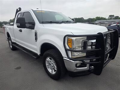 2017 Ford F-250 XLT   - Photo 2 - Waverly, TN 37185