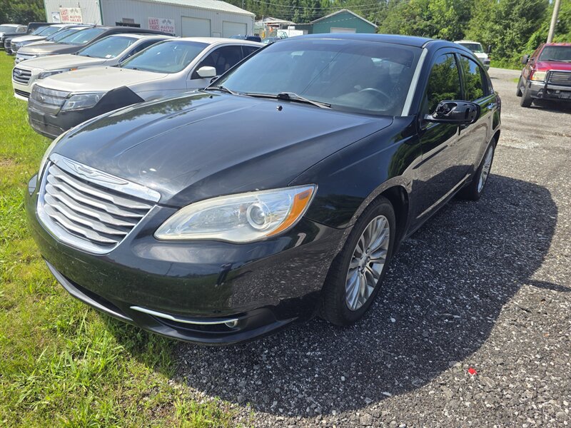 2014 Chrysler 200 Limited   - Photo 1 - Waverly, TN 37185