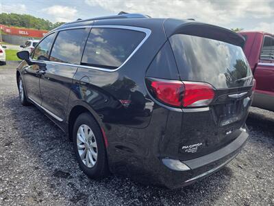 2019 Chrysler Pacifica Touring L   - Photo 4 - Waverly, TN 37185