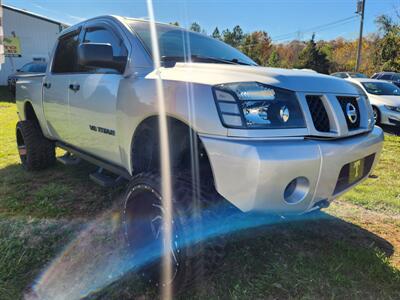 2005 Nissan Titan XE   - Photo 2 - Waverly, TN 37185