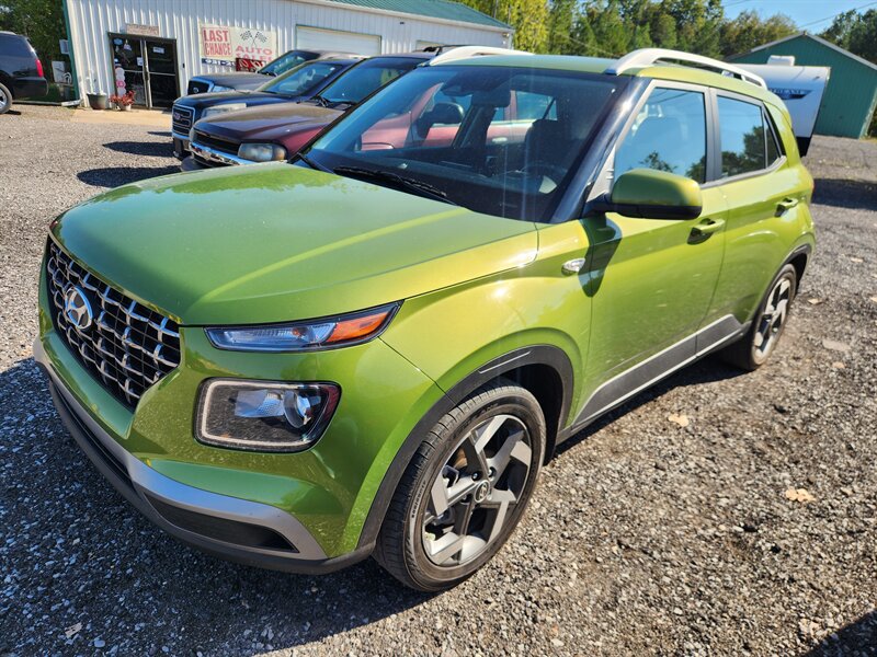 2023 Hyundai VENUE SEL  