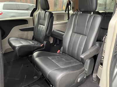 2015 Chrysler Town & Country Touring  LWB w/ STO-N-GO - Photo 16 - Gresham, OR 97030