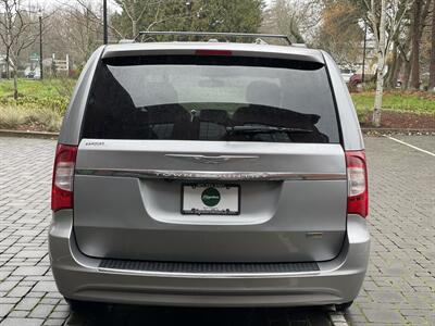 2015 Chrysler Town & Country Touring  LWB w/ STO-N-GO - Photo 3 - Gresham, OR 97030