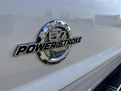 2016 Ford F-350 Super Duty Lariat Platinum  Crew Cab 4x4 - Photo 14 - Gresham, OR 97030