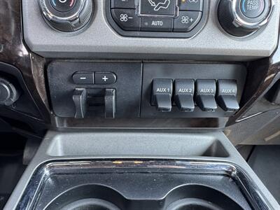 2016 Ford F-350 Super Duty Lariat Platinum  Crew Cab 4x4 - Photo 39 - Gresham, OR 97030
