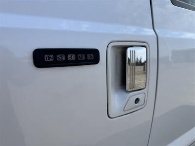 2016 Ford F-350 Super Duty Lariat Platinum  Crew Cab 4x4 - Photo 16 - Gresham, OR 97030