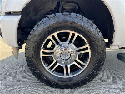 2016 Ford F-350 Super Duty Lariat Platinum  Crew Cab 4x4 - Photo 11 - Gresham, OR 97030