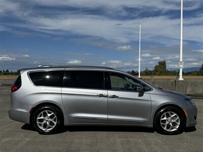 2020 Chrysler Pacifica Limited  w/ STO-N-GO - Photo 6 - Gresham, OR 97030