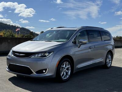 2020 Chrysler Pacifica Limited  w/ STO-N-GO