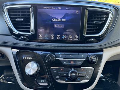 2020 Chrysler Pacifica Limited  w/ STO-N-GO - Photo 28 - Gresham, OR 97030