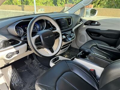 2020 Chrysler Pacifica Limited  w/ STO-N-GO - Photo 14 - Gresham, OR 97030