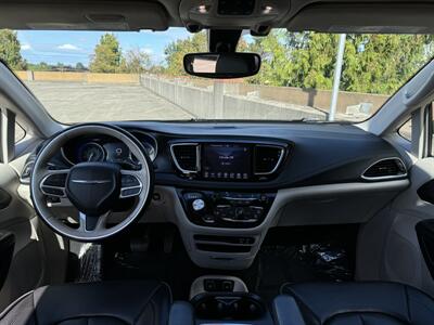 2020 Chrysler Pacifica Limited  w/ STO-N-GO - Photo 24 - Gresham, OR 97030