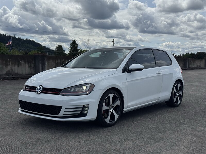 2015 Volkswagen Golf GTI SE  6 Speed Manual - Photo 1 - Gresham, OR 97030