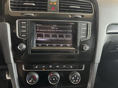 2015 Volkswagen Golf GTI SE 6 Speed Manual - Photo 22 - Gresham, OR 97030