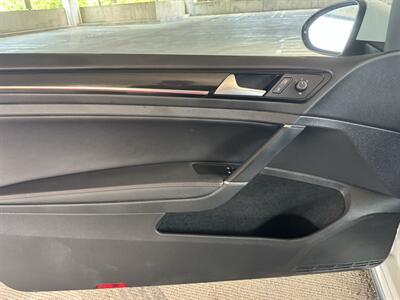 2015 Volkswagen Golf GTI SE 6 Speed Manual - Photo 25 - Gresham, OR 97030