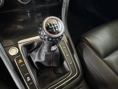 2015 Volkswagen Golf GTI SE 6 Speed Manual - Photo 19 - Gresham, OR 97030