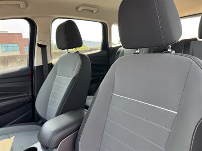 2013 Ford C-MAX Hybrid SE - Photo 13 - Gresham, OR 97030