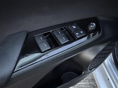 2019 Toyota Prius LE   - Photo 30 - Gresham, OR 97030